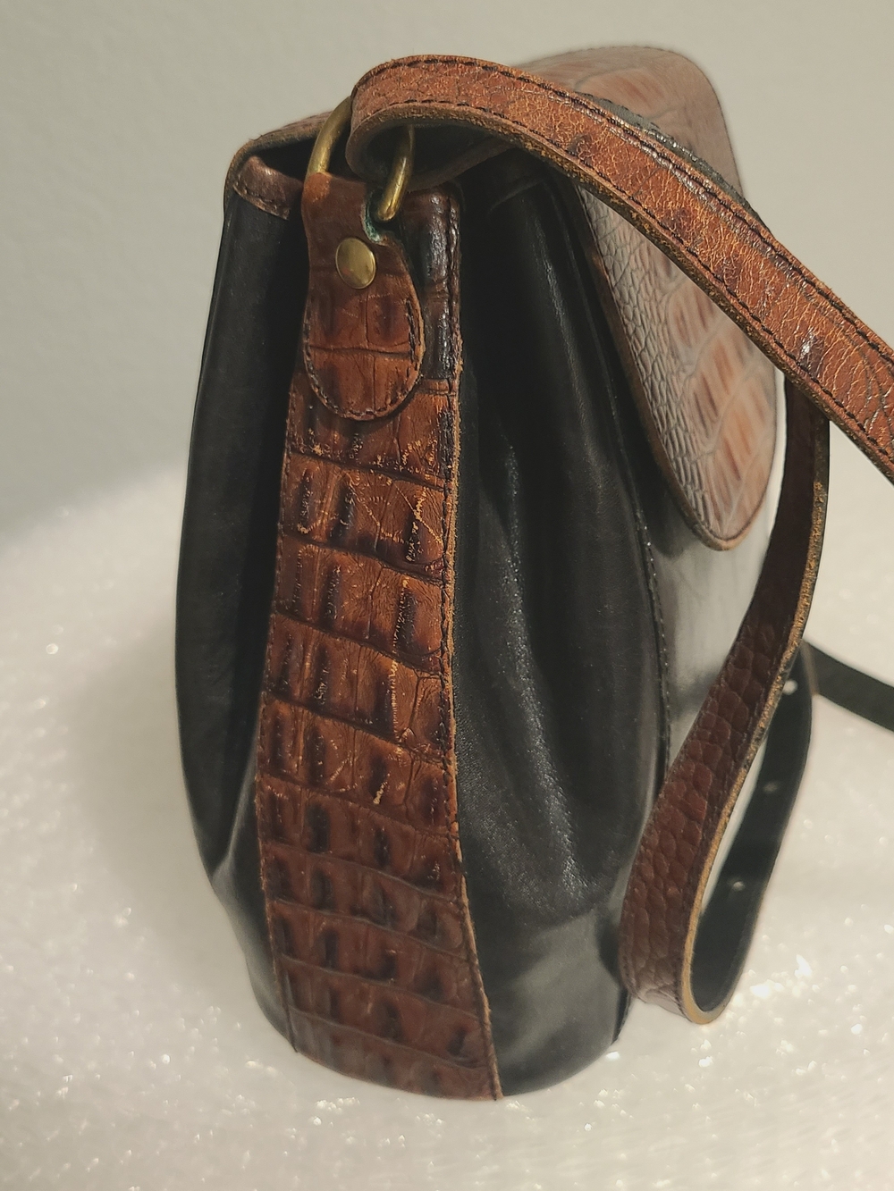 Brahmin Brown Croc-Embossed Flap Black Leather Crossbody - Picture 5 of 9